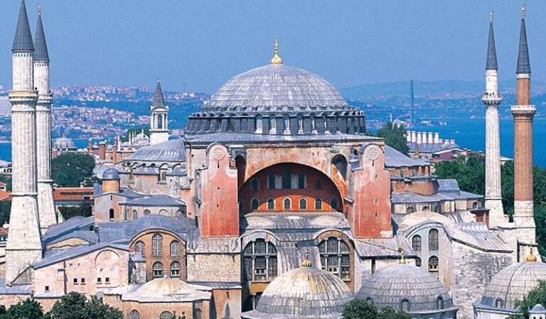 İstanbul'da Gezilecek Yerler, Görülmesi Gereken En Güzel Yerlerler.