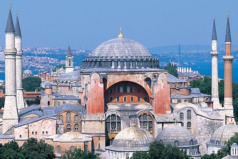 ayasofia camii İstanbulda Gezilecek Yerler, Görülmesi Gereken En Güzel Yerlerler.